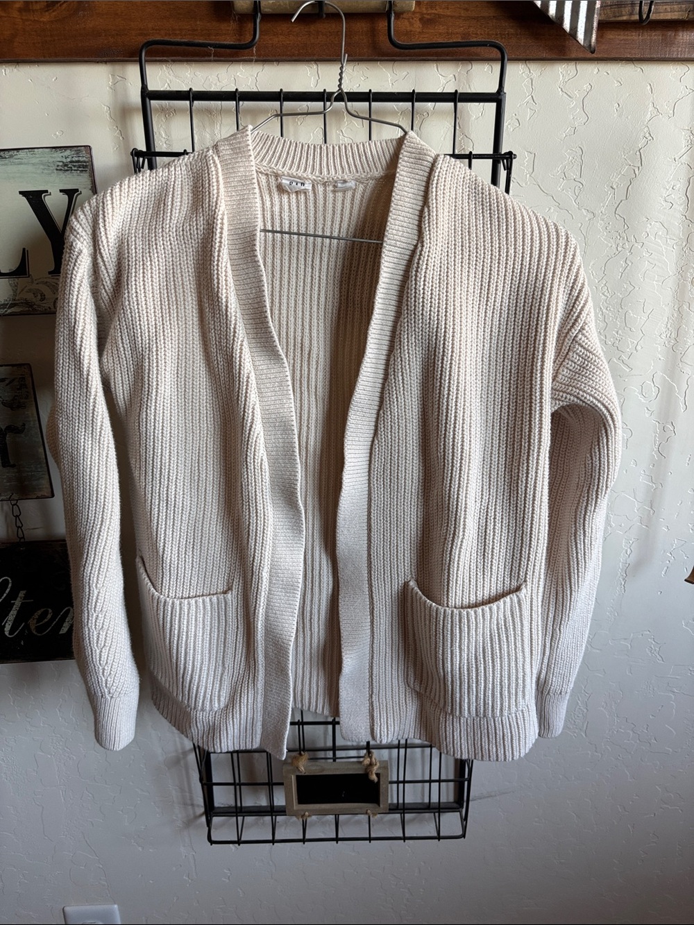 Gap cream cardigan sweater